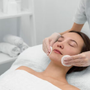 ¡Limpieza facial profunda con Medic Spa!
